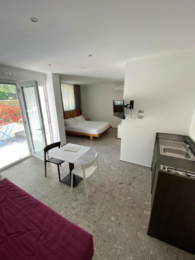 Hotel Torre Santamaria Resort Mattinata Exteriör bild
