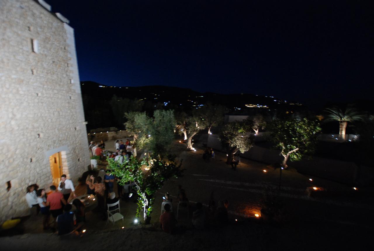 Hotel Torre Santamaria Resort Mattinata Exteriör bild